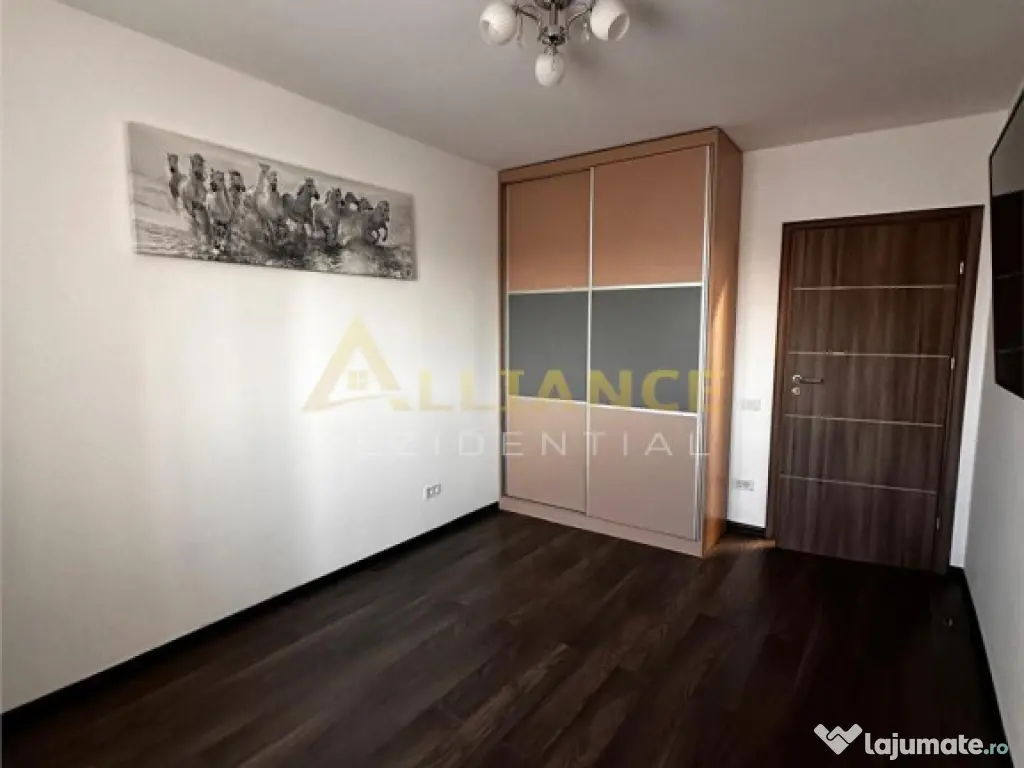 3 CAMERE METALURGIEI 81MP 