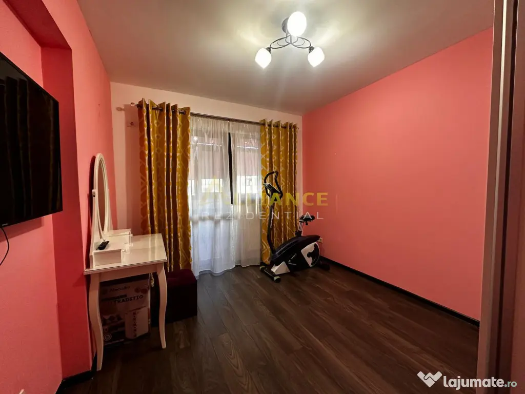 3 CAMERE METALURGIEI 81MP 