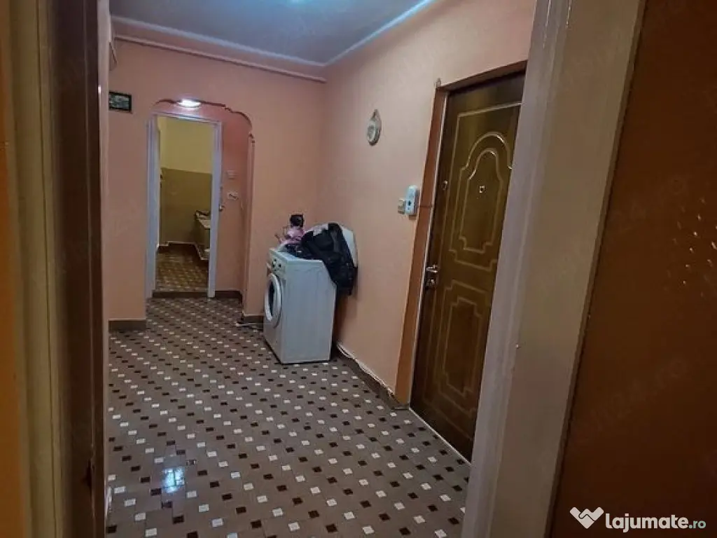 Apartament 2 camere de închiriat. 