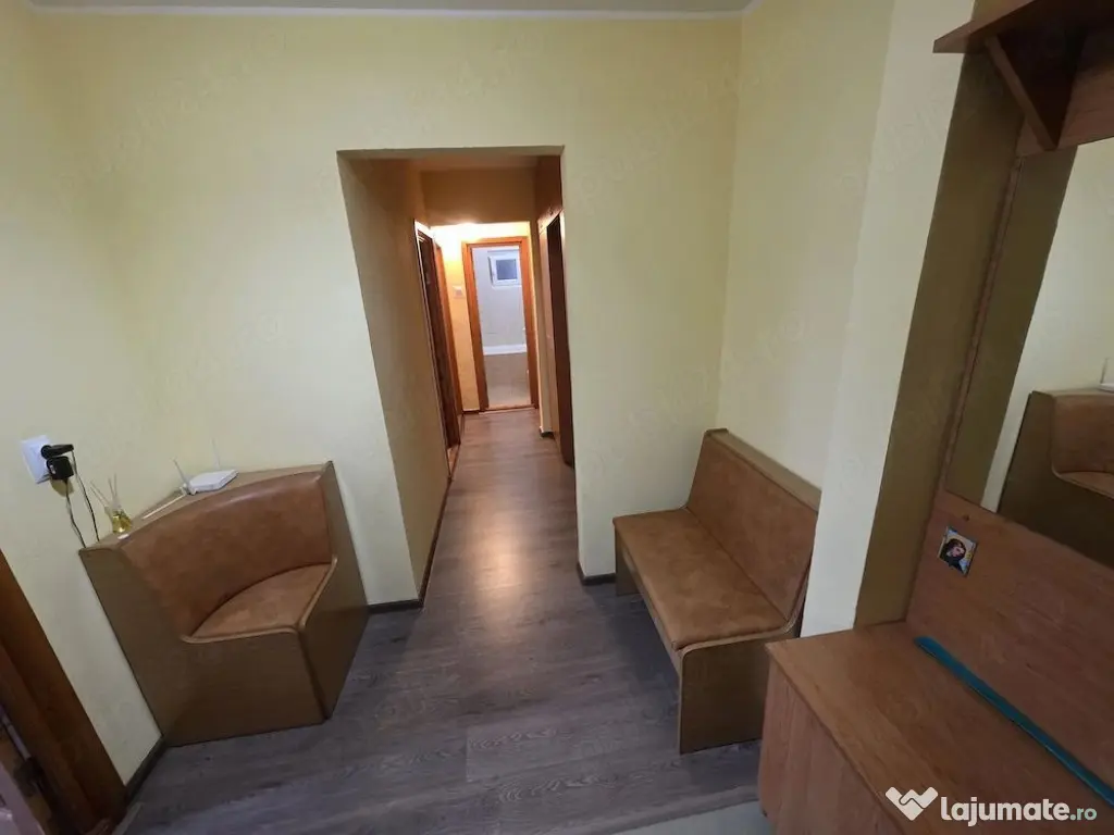 De inchiriat apartament cu 3 camere Micro 17, 343 euro 
