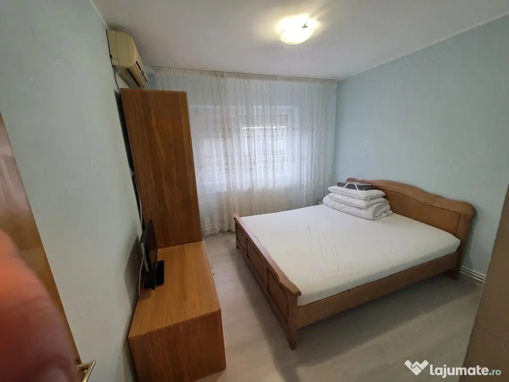 De inchiriat apartament cu 3 camere Micro 17, 343 euro 