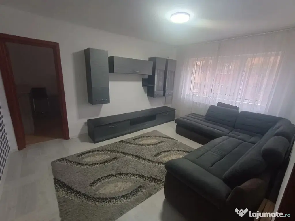 Apartament cu 3 Camere Semidecomandate - etaj 2 Zona George Enescu 