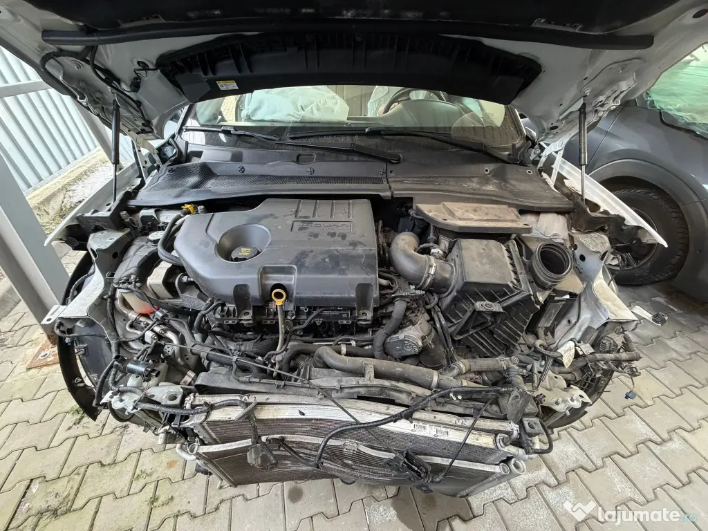 Jaguar E-Pace 2020 / 2021 – 30.000 km - avariat fata