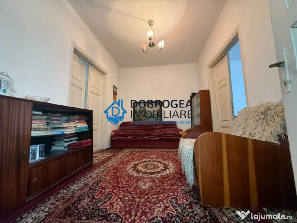 Zona centrala - Casa batraneasca, teren 690 mp 