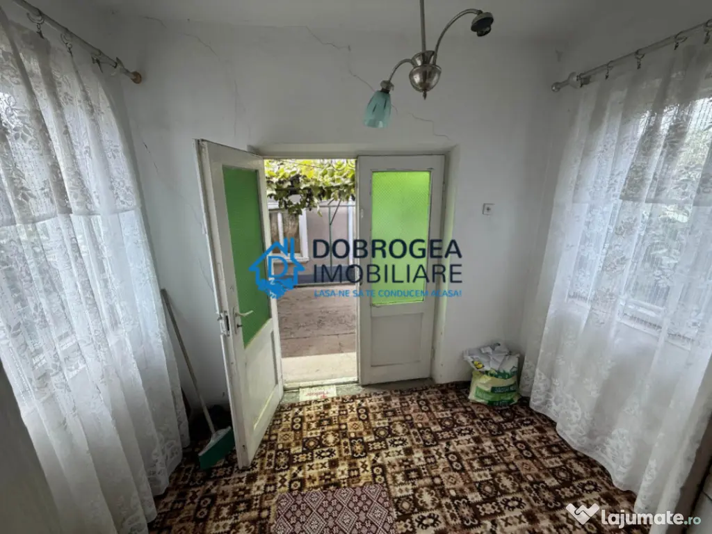 Zona centrala - Casa batraneasca, teren 690 mp 