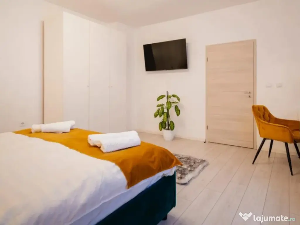 Apartament 2 camere, semidecomandat - zona Centrul Istoric 