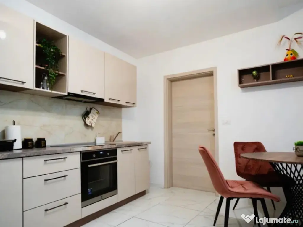 Apartament 2 camere, semidecomandat - zona Centrul Istoric 