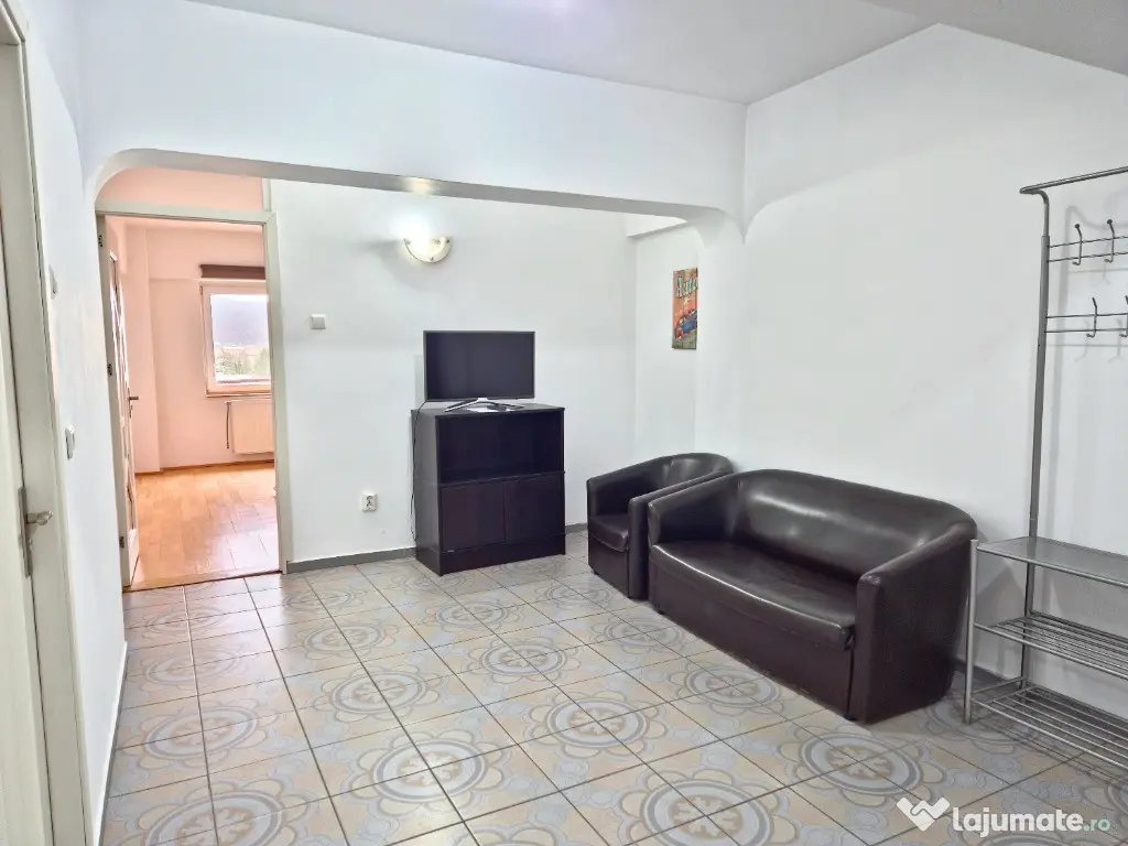 DE INCHIRIAT - 3 CAMERE, CENTRAL, BLOC CU LIFT