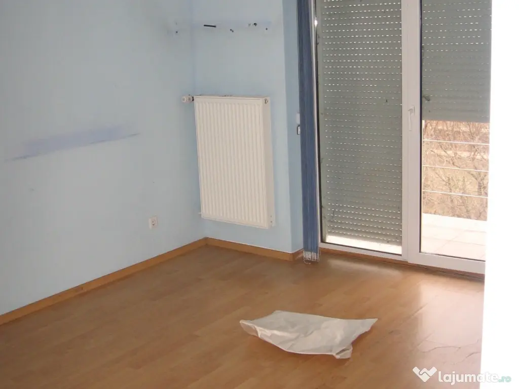 Vând casă la curte Ciorogarla 