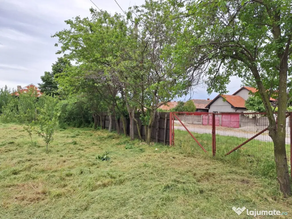 Vând teren intravilan 1796 mp, deschidere 30 m, utilități complete -Piatra-Olt 