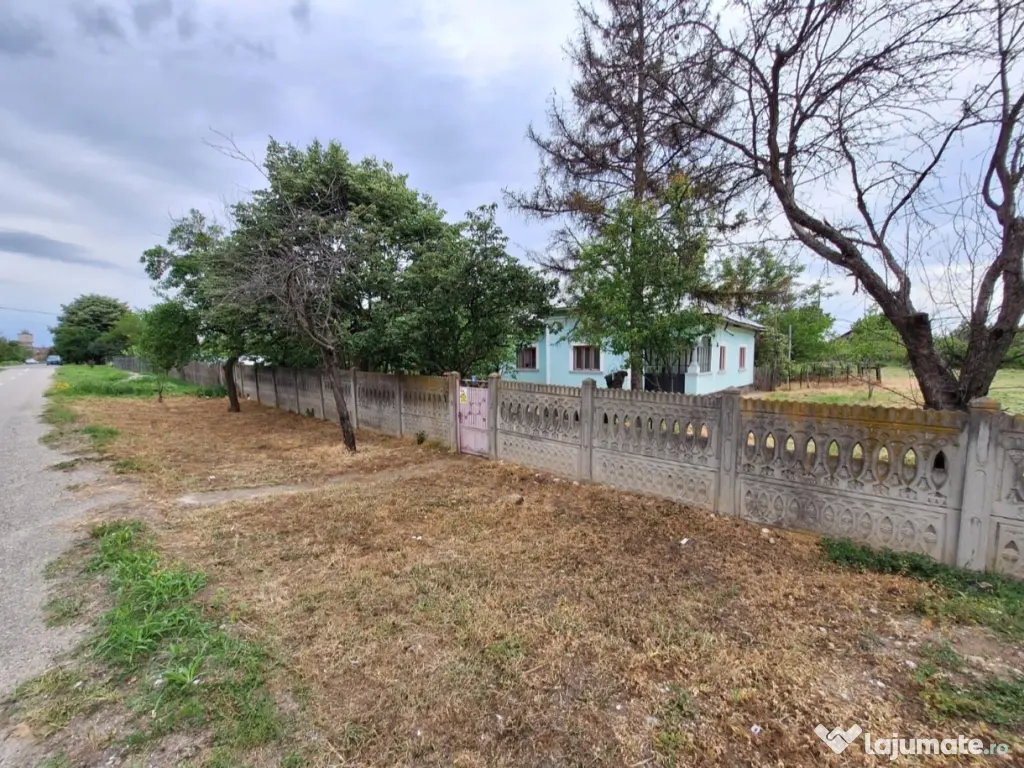 Vând teren intravilan 1796 mp, deschidere 30 m, utilități complete -Piatra-Olt 