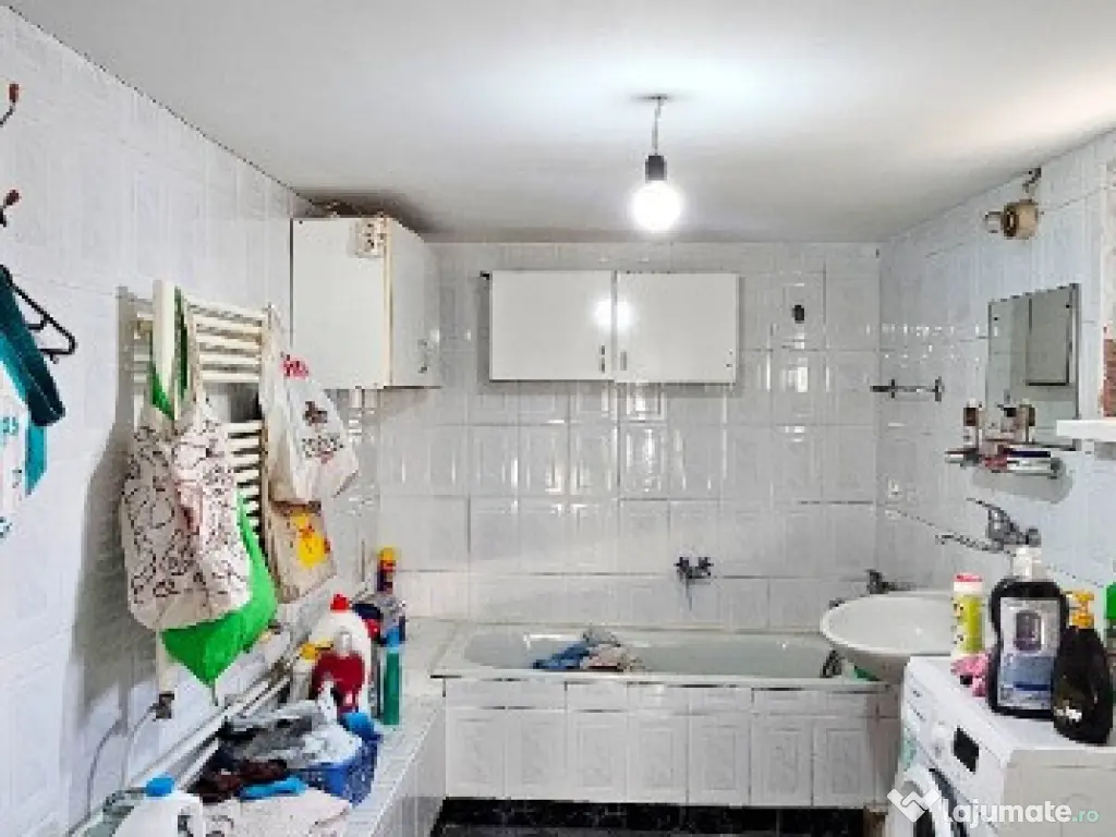 Casa + Anexa + Teren 6000 mp, la 10 minute de oras, com.Garcina 