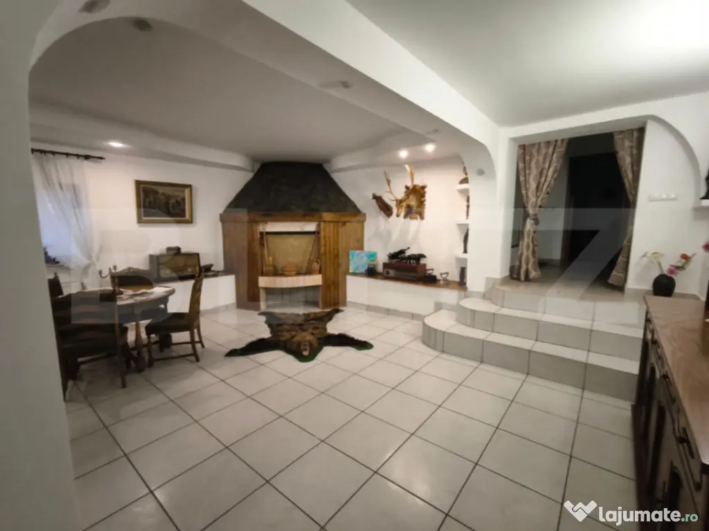 Pensiune Dp+P+E si 2 case de oaspeti, 900 mp utili, 5000 mp 