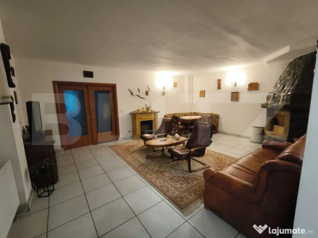 Pensiune Dp+P+E si 2 case de oaspeti, 900 mp utili, 5000 mp 