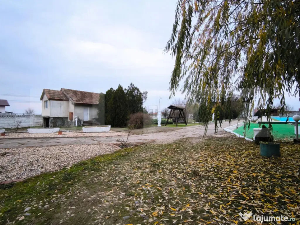 Pensiune Dp+P+E si 2 case de oaspeti, 900 mp utili, 5000 mp 