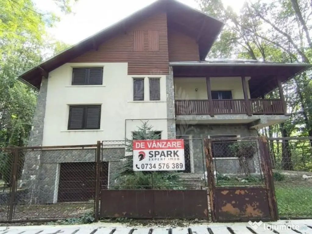 CASA DE VACANTA//CORNU DE JOS 