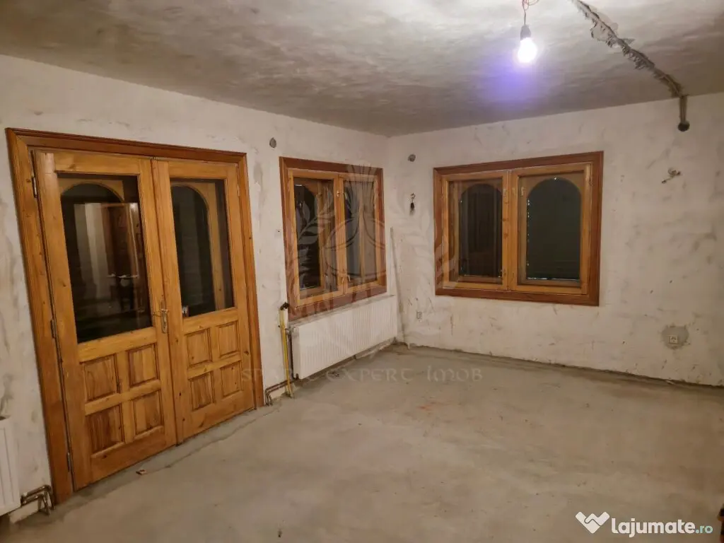 CASA DE VACANTA//CORNU DE JOS 