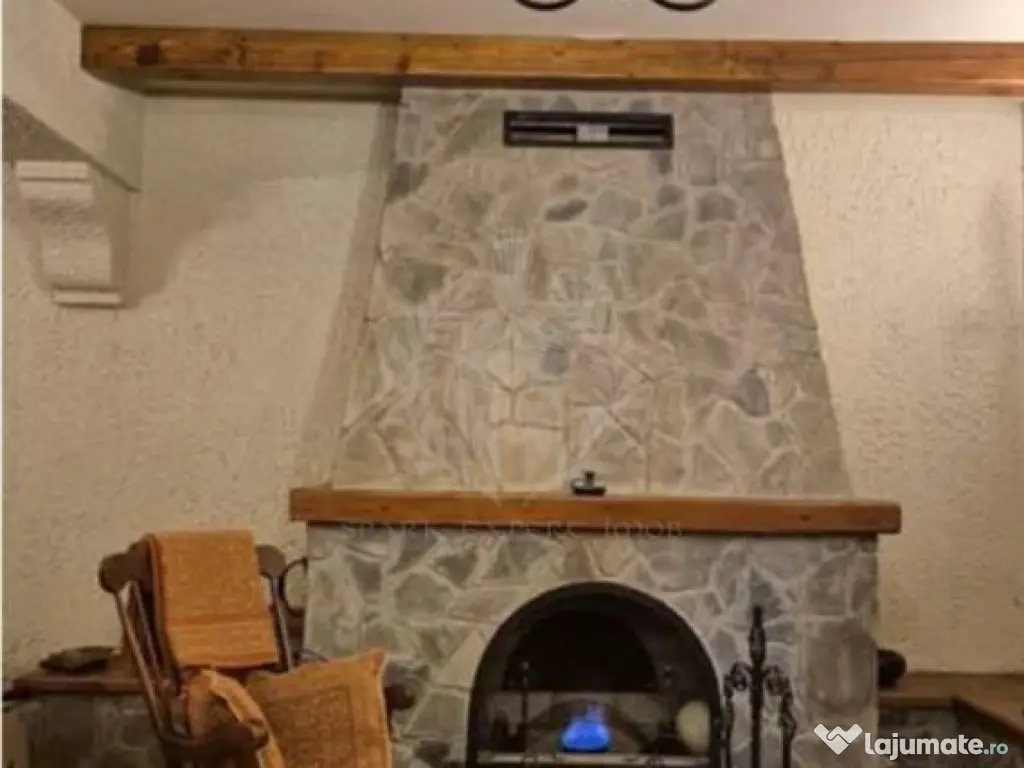 CASA DE VACANTA//CORNU DE JOS 