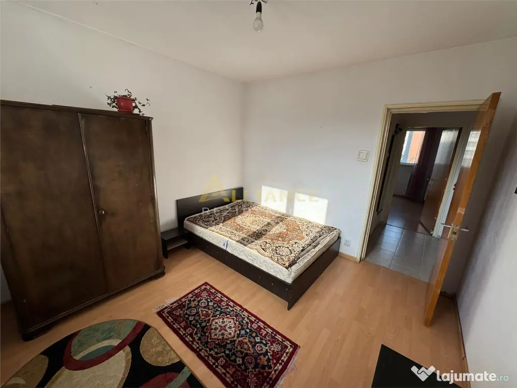 {Metrou DRISTOR } Apartament 3 camere 