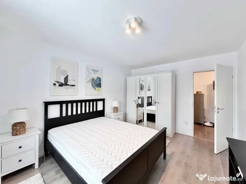 Studio la etaj intermediar, cu balcon si loc de parcare, sit 