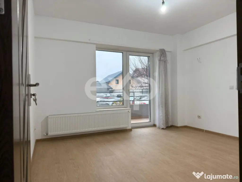 Apartament cu 3 camere de vânzare cu loc de parcare, Calea 