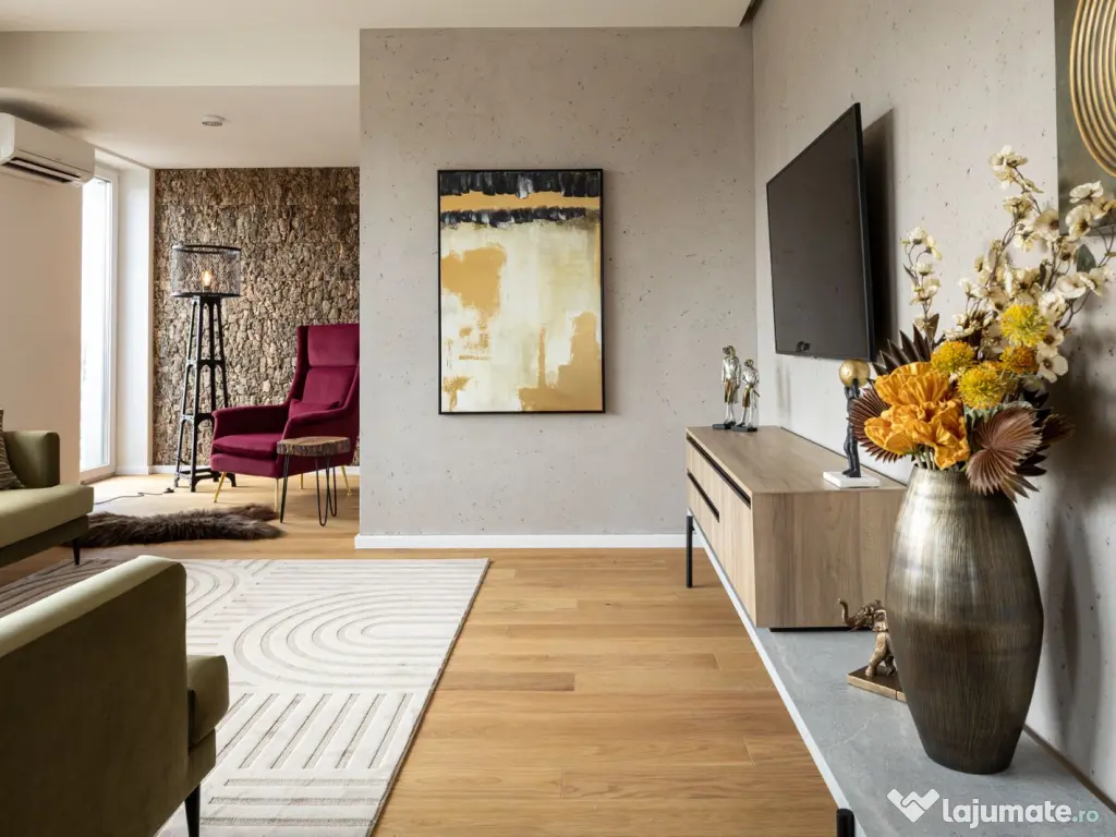 De inchiriat Penthouse 3 camere 