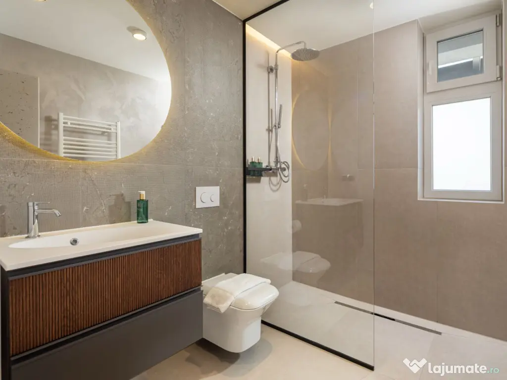 De inchiriat Penthouse 3 camere 