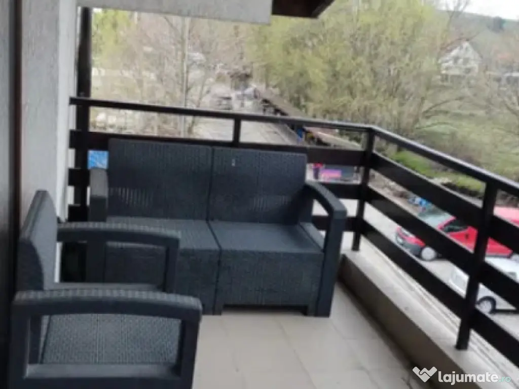 Apartament 2 camere, decomandat - zona Sanpetru 