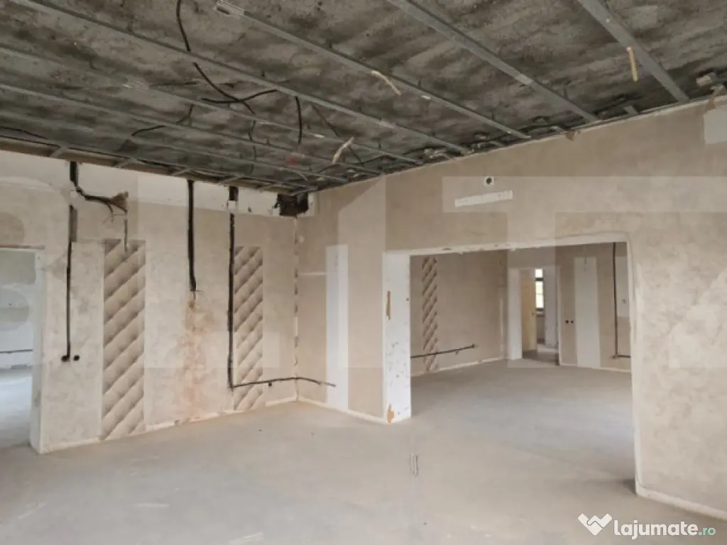 Spațiu comercial tip casa, D+P+M, 440 mp, zonă centrală C