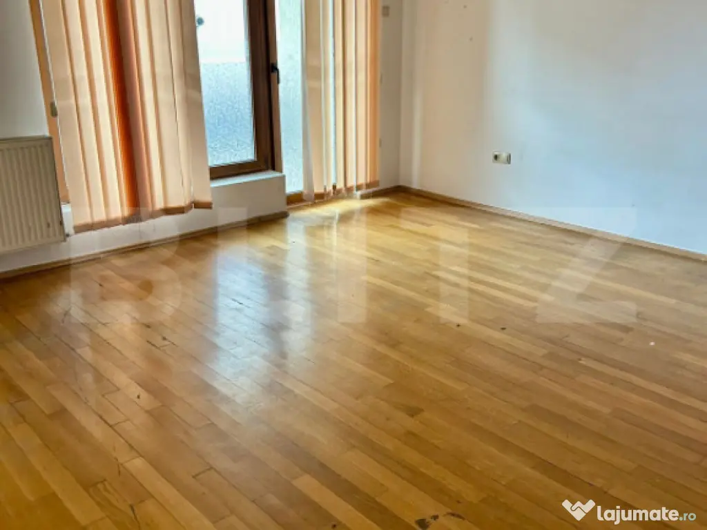 OPORTUNITATE INVESTIȚIE: Apartament de 4 camere, 2 bai, 134