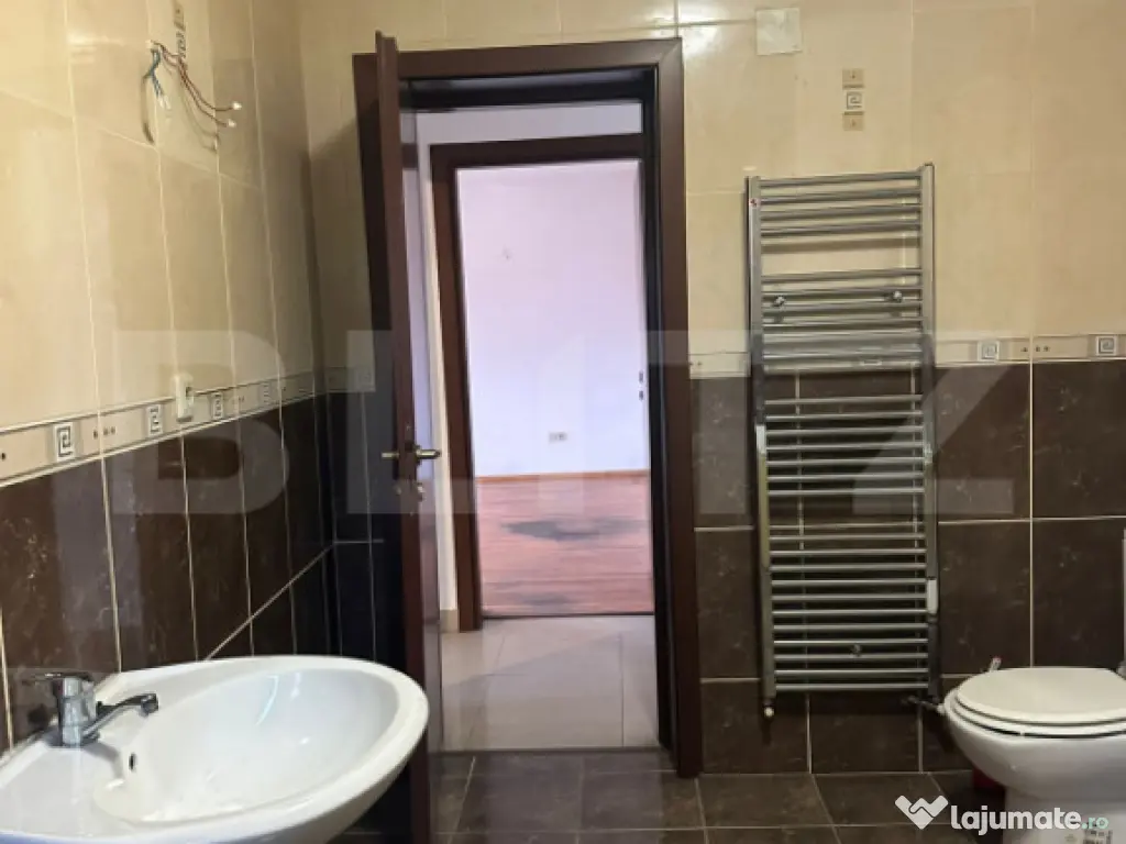 OPORTUNITATE INVESTIȚIE: Apartament de 4 camere, 2 bai, 134