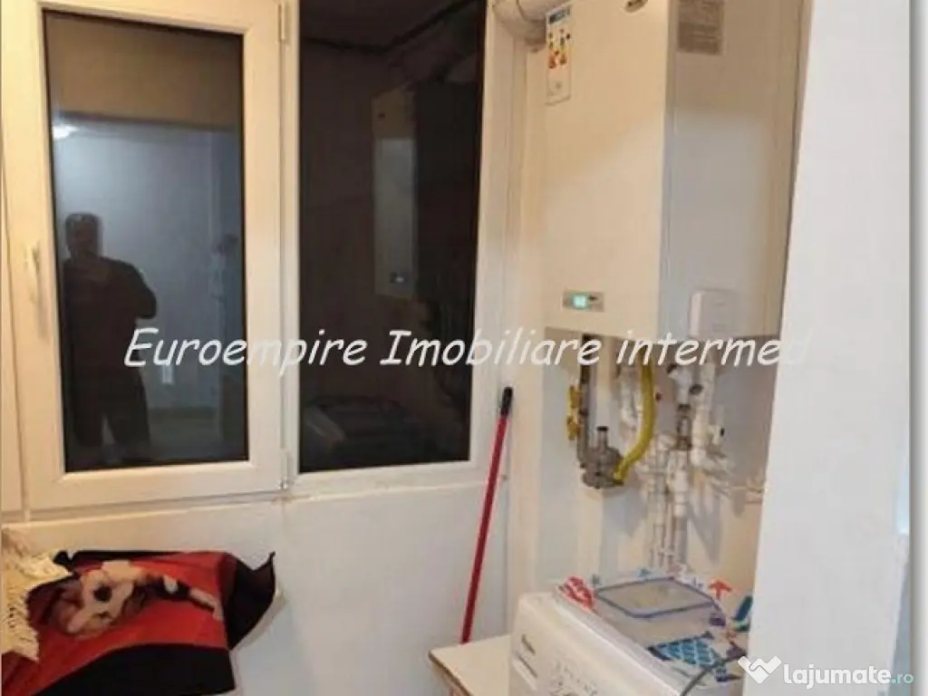 Apartament 2 camere decomandate zona KM 5 