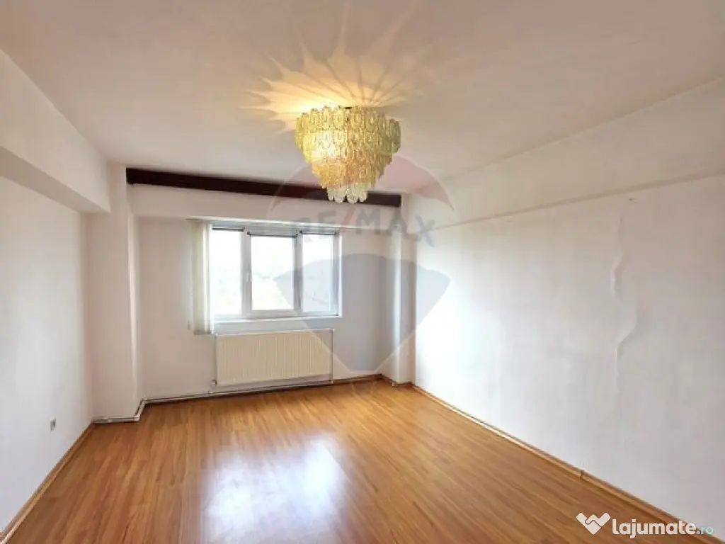 Apartament 3 camere, în zona Pod, Ramnicu Sarat et.4/4 