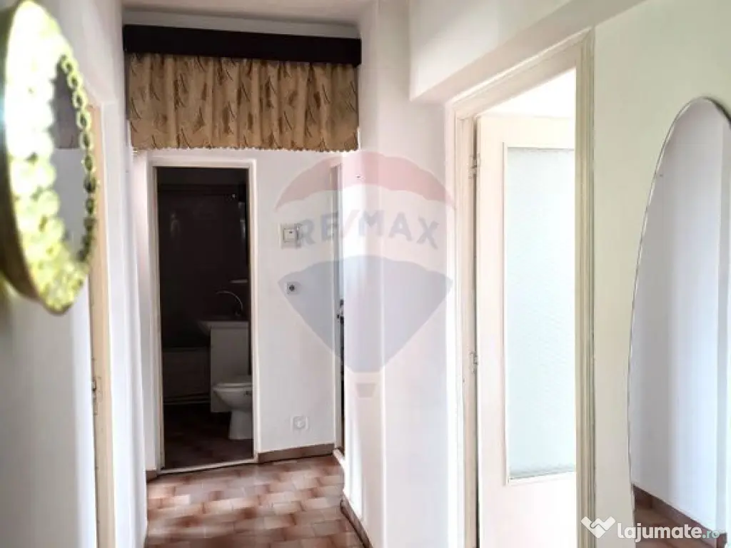 Apartament 3 camere, în zona Pod, Ramnicu Sarat et.4/4 