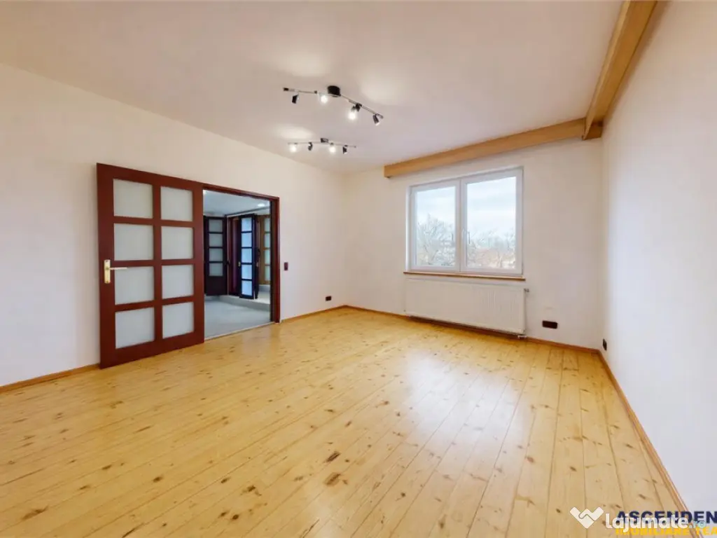 Volum arhitectural remarcabil:Sediu firma, Clinica,Investiti 