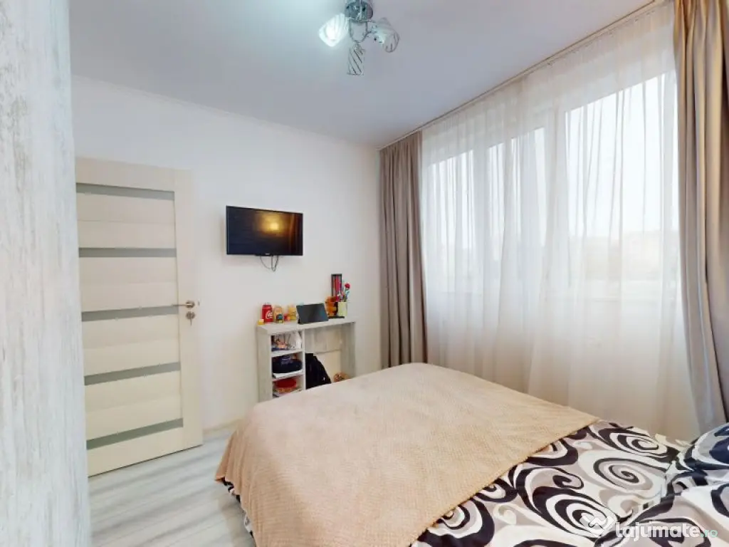 Apartament 4 camere superb Plaza