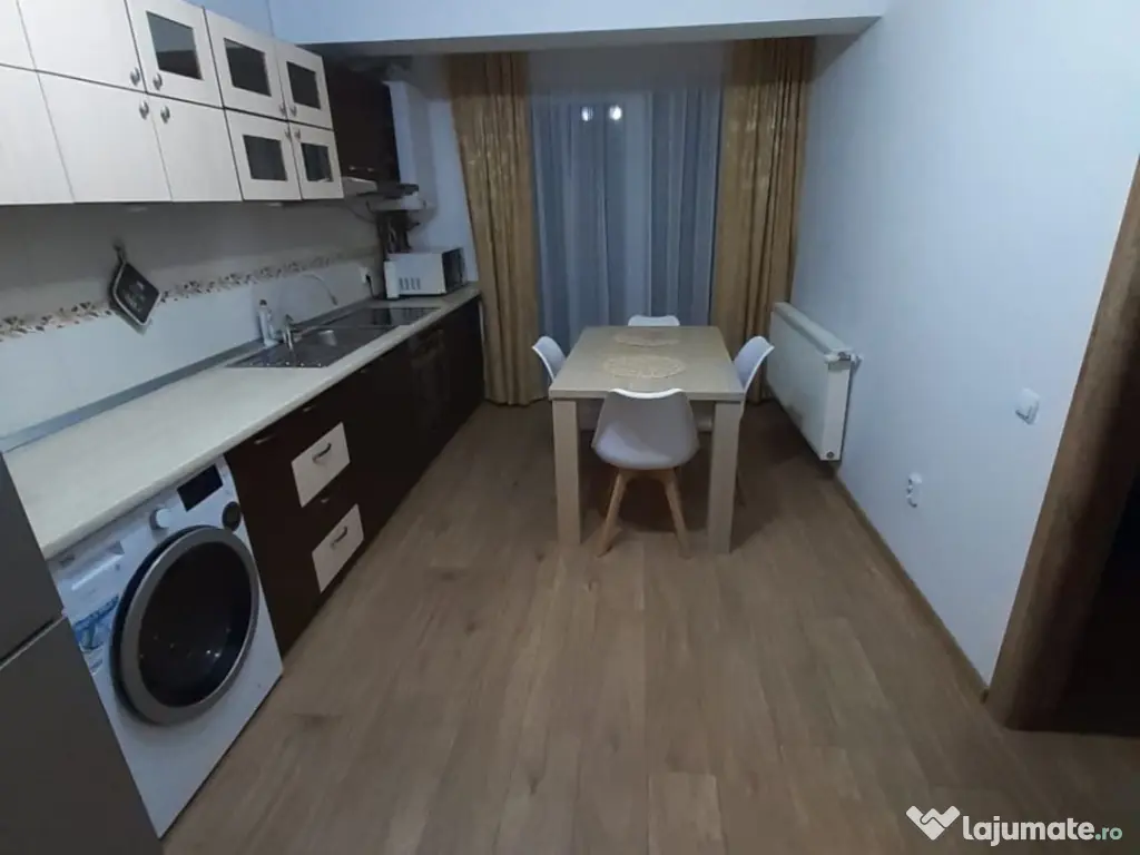 Apartament cu 2 camere decomandat 