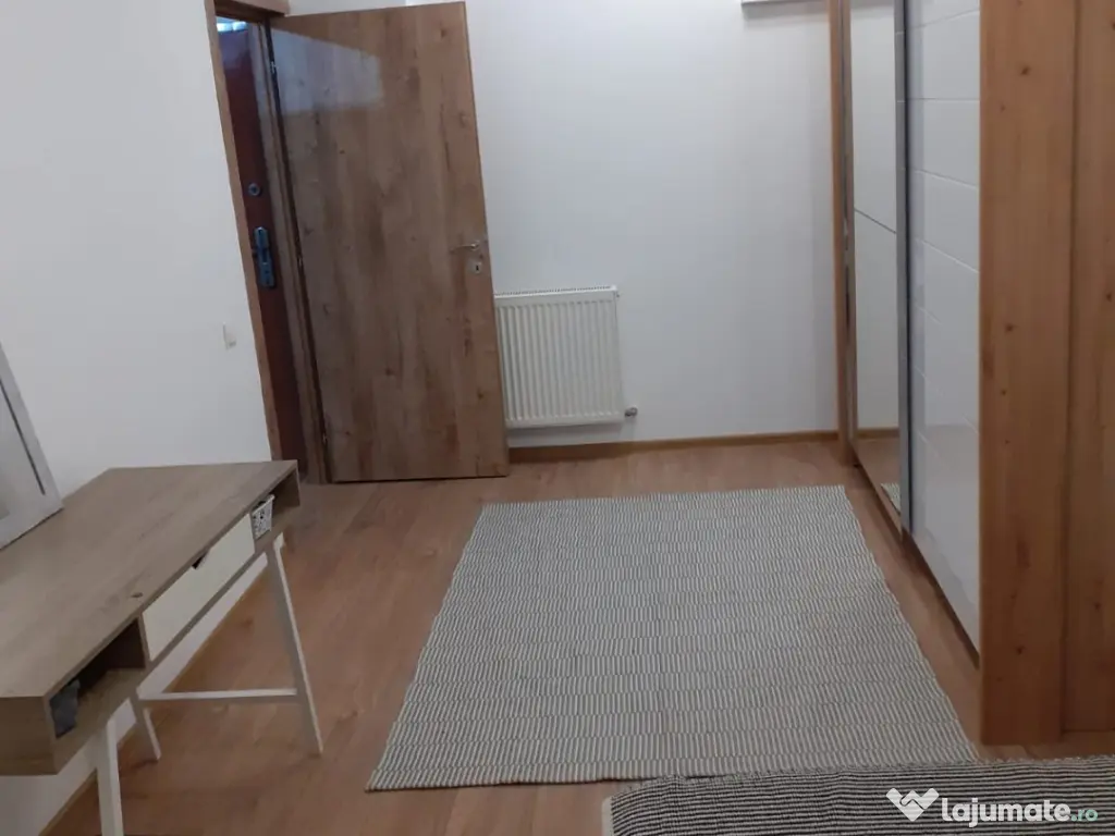 Apartament cu 2 camere decomandat 