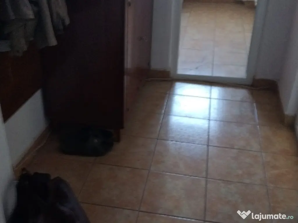 Vand apartament cu o camera, 29mp, Galaţi, str. Henri Coanda 