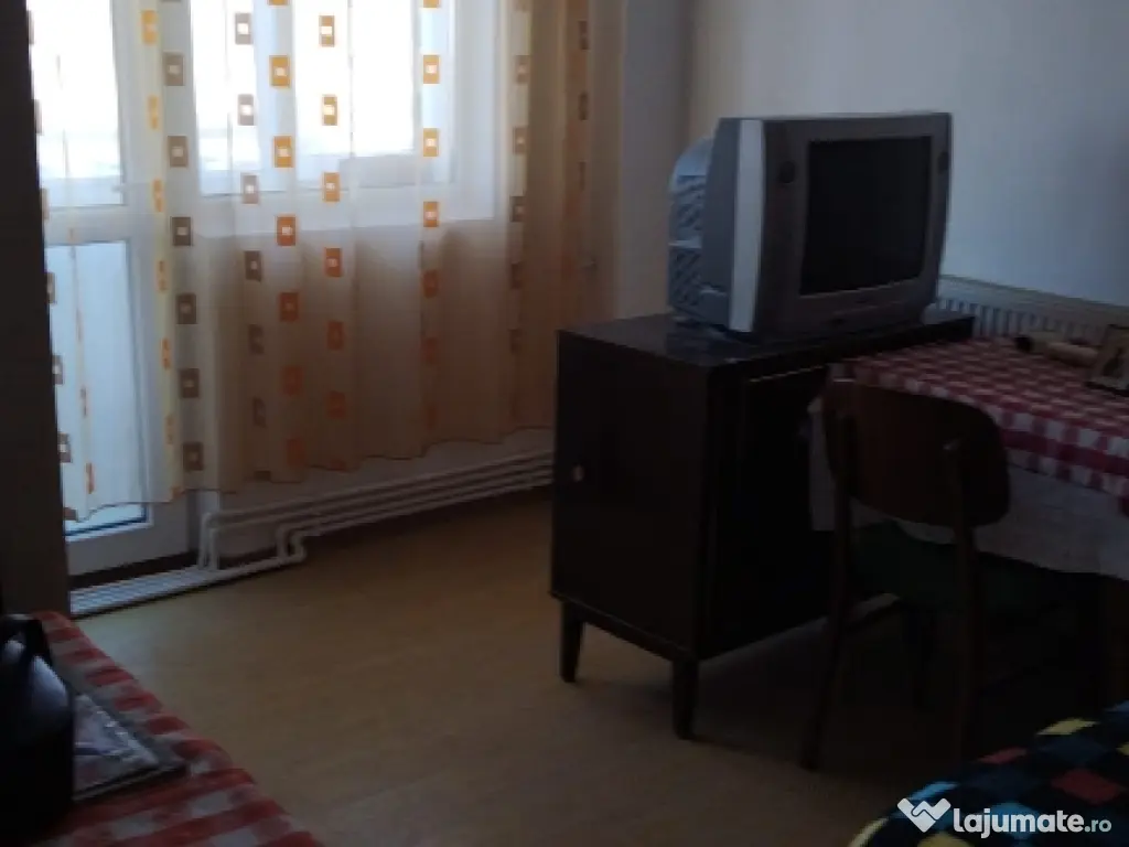 Vand apartament cu o camera, 29mp, Galaţi, str. Henri Coanda 