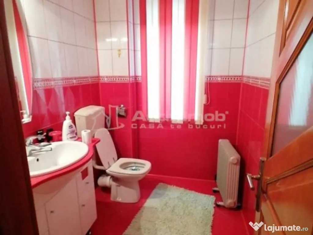 Casa- Vila - Prelungirea Ghencea-Bucuresti- 450000E- 660MP T