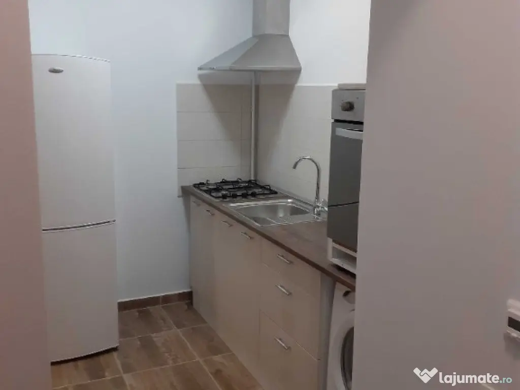 Garsoniera in zona Medicinei