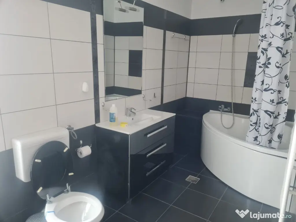 Vila 5 camere in comuna Berceni zona centrala