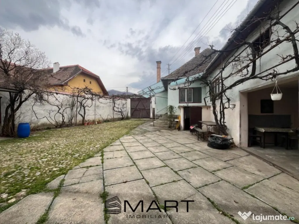 Casa cu teren de 1270 m Gura Raului 