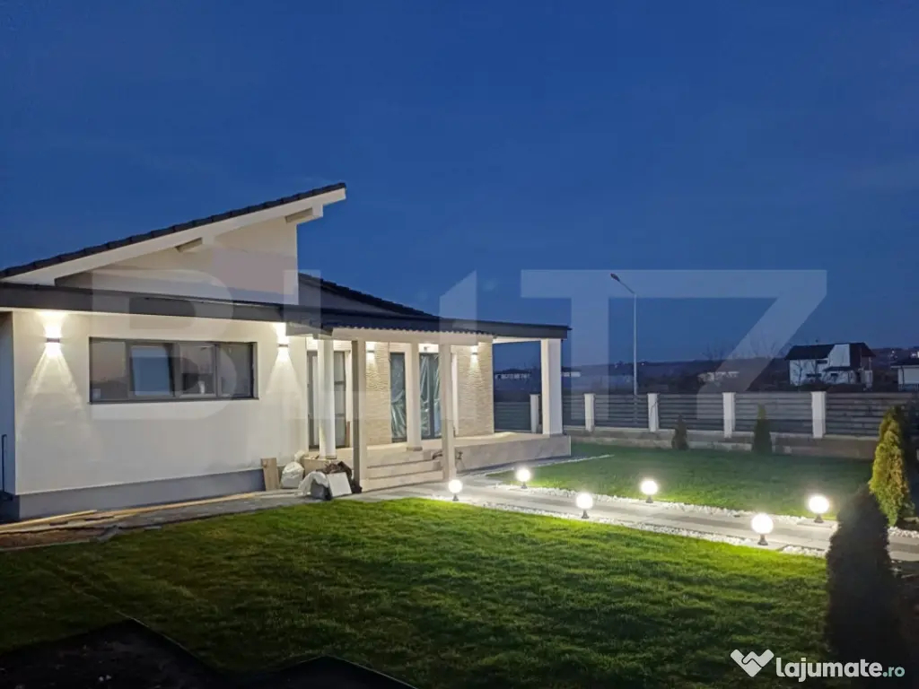 2 Case individuale cu design modern JUCU KM 17, 125mp utili,