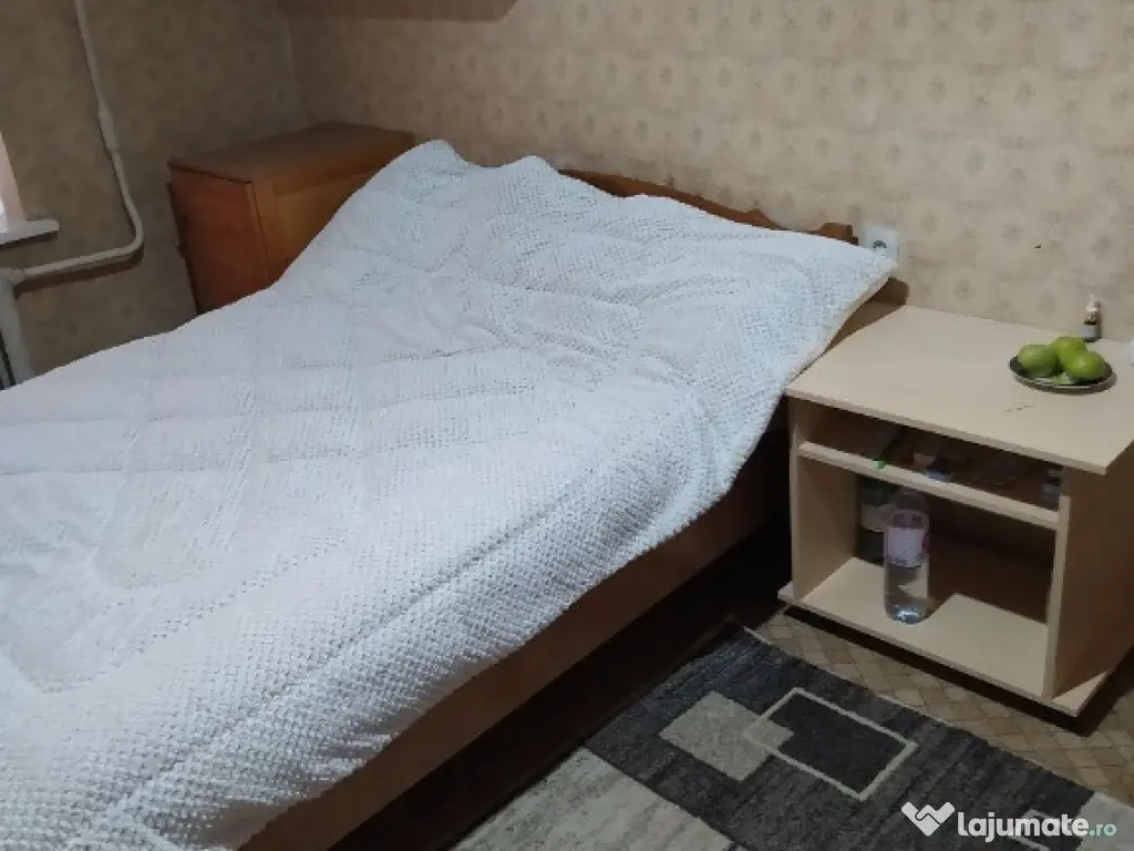 Inchiriez apartament cu 1 camera in zona Andrei Muresanu