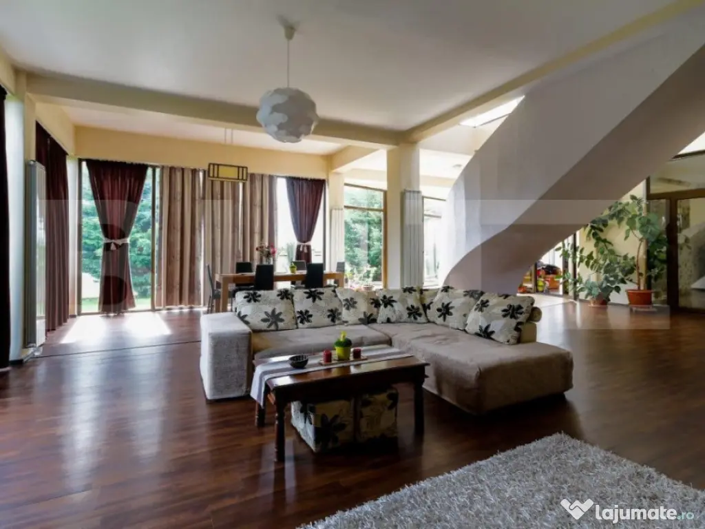 Villa deosebita, 5 camere, 400mp, cartierul Horgosa