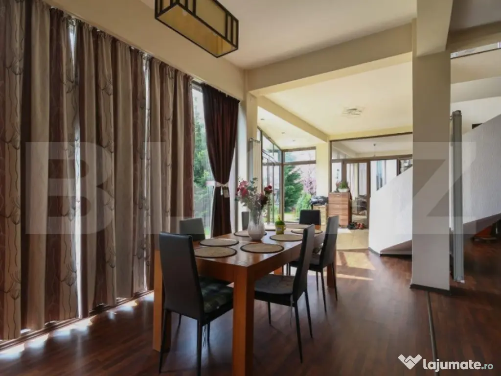 Villa deosebita, 5 camere, 400mp, cartierul Horgosa