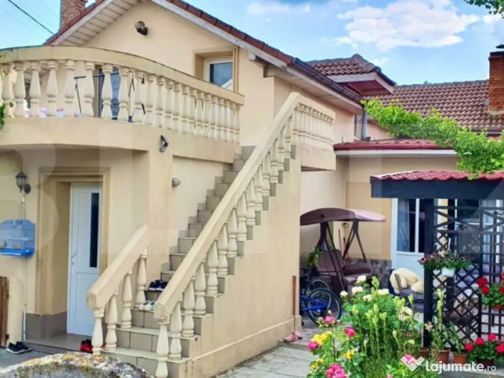 Casa de 260 mp utili, teren de 460 mp, zona Romanesti!