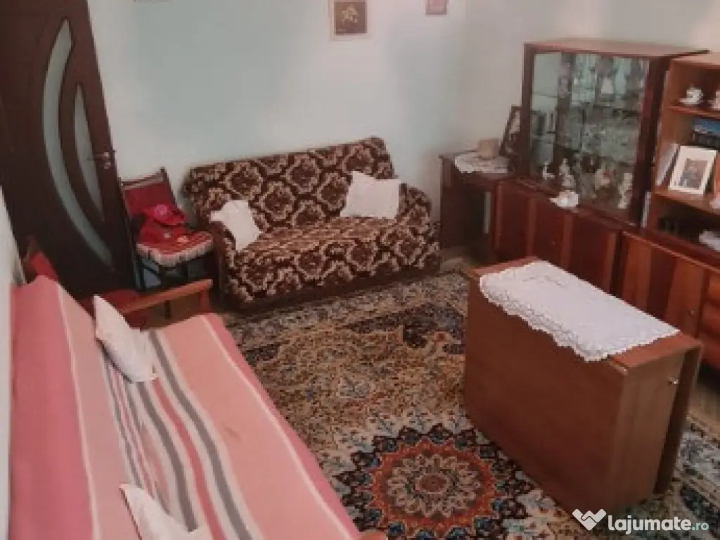 Apartament cu 2 camere cartier C5 etajul 4 